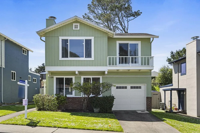 626 Foothill Drive, Pacifica, CA 94044