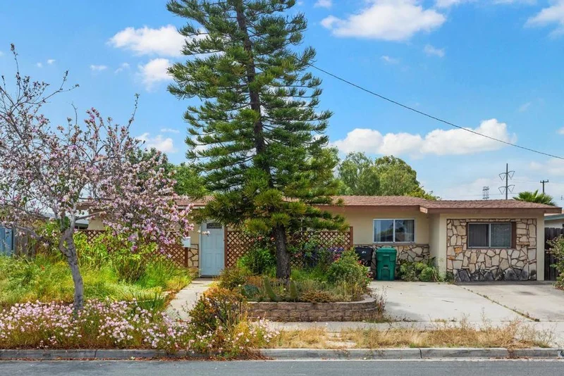 4626 Derrick Dr, San Diego, CA 92117