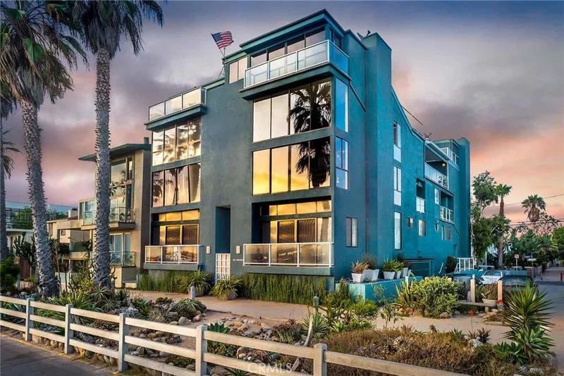 1 Buccaneer Street 6, Marina Del Rey, CA 90292