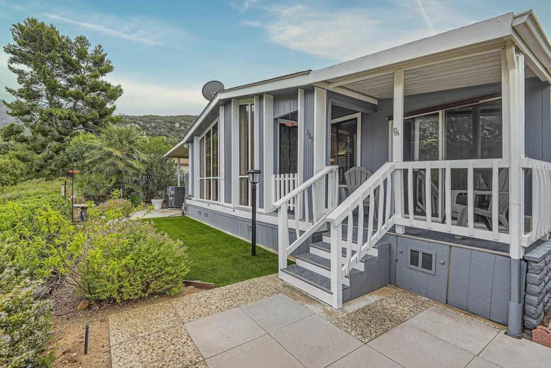 8975 Lawrence Welk Drive 389, Escondido, CA 92026