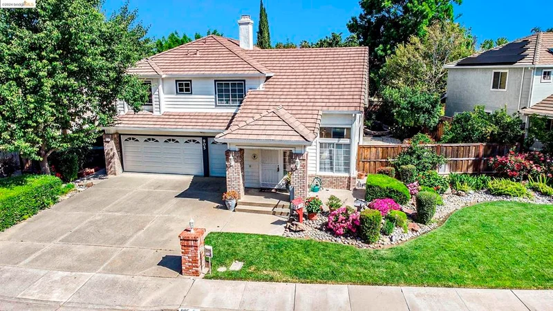 905 Crescent Dr, Brentwood, CA 94513