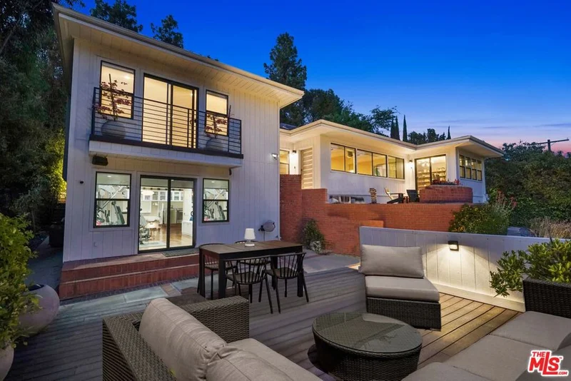 11311 Canton Drive, Studio City, CA 91604