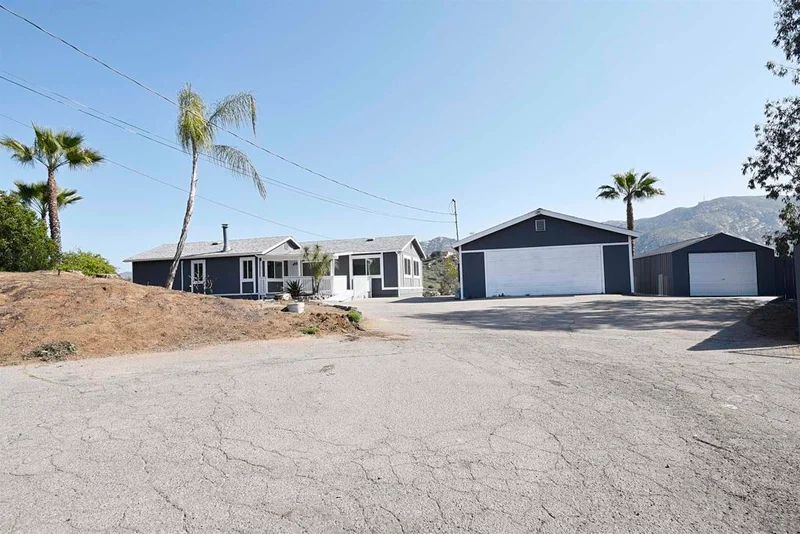 11393 Posthill Road, Lakeside, CA 92040