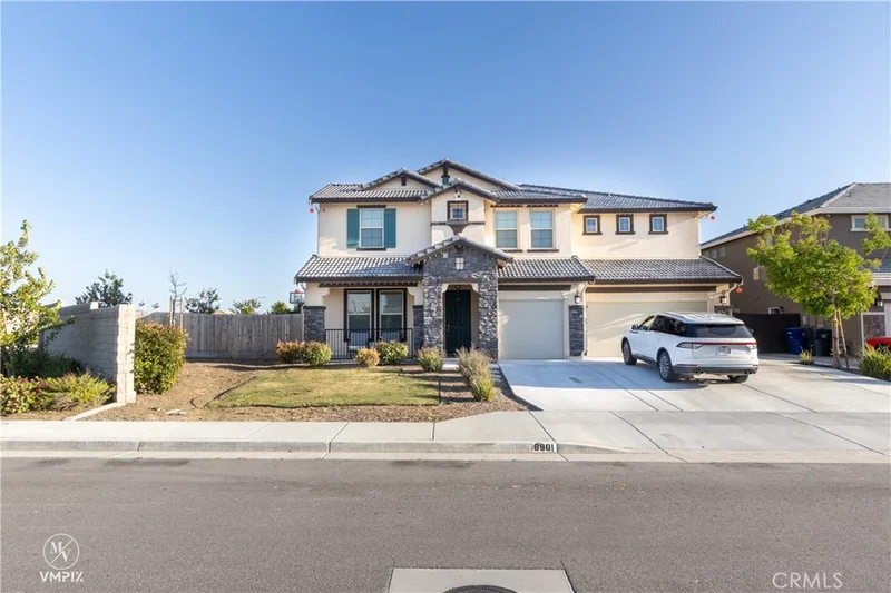 8901 Del Palma Drive, Bakersfield, CA 93314