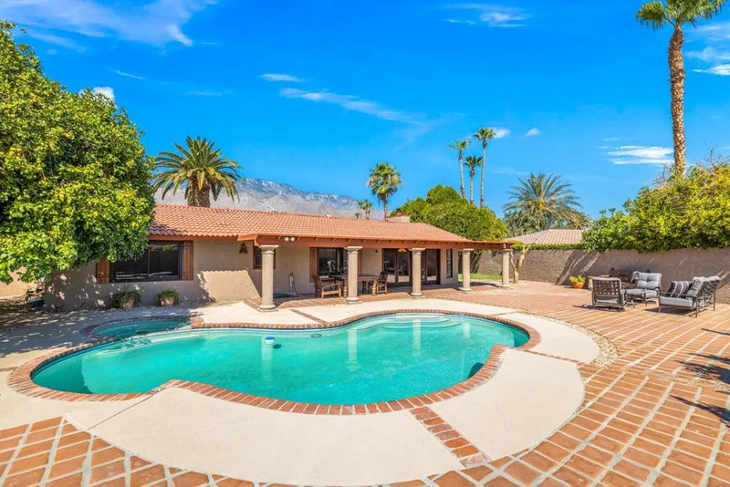 850 N Calle Quetzal, Palm Springs, CA 92262