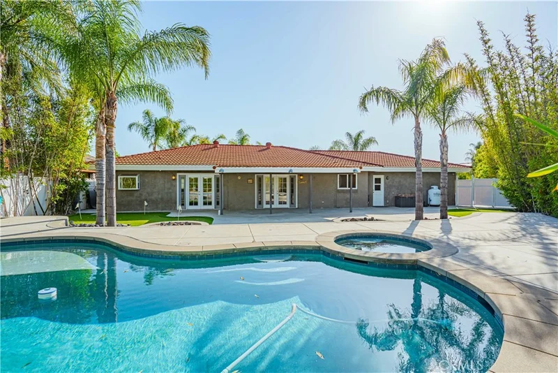 30044 Little Harbor Drive, Canyon Lake, CA 92587