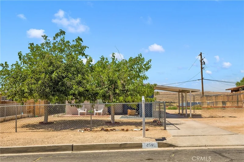 2561 Surrey Road, Barstow, CA 92311