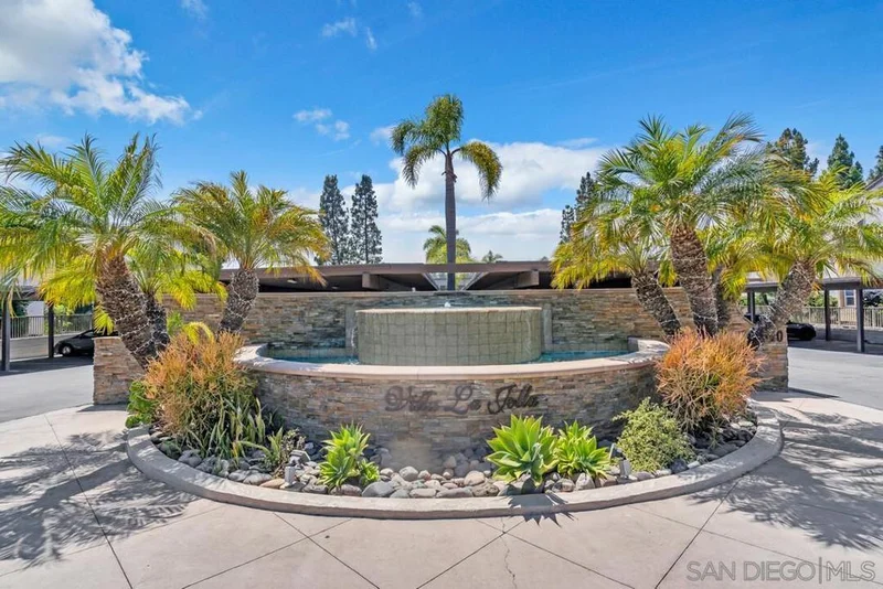 8524 Via Mallorca C, La Jolla, CA 92037
