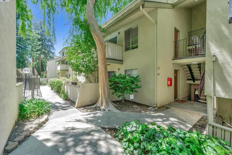 2708 Oak Rd 47, Walnut Creek, CA 94597