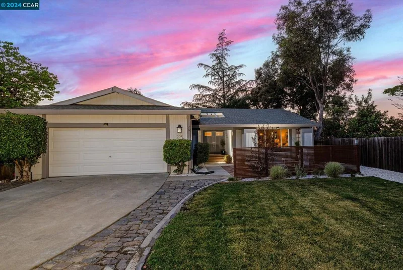 225 Holiday Hills Dr, Martinez, CA 94553