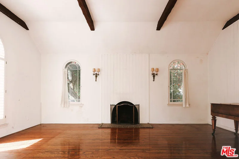 104 S Almont Drive, Los Angeles, CA 90048
