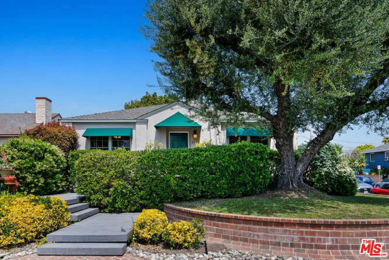 4201 Warner Boulevard, Burbank, CA 91505