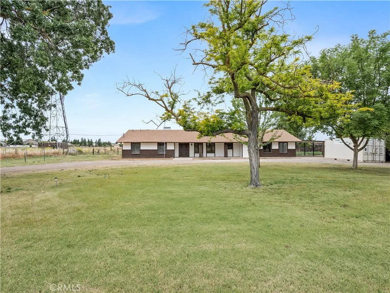 6241 N Locan Avenue, Clovis, CA 93619