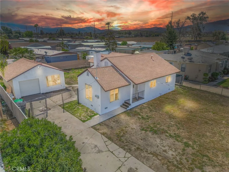 1005 S Santa Fe Avenue, San Jacinto, CA 92583