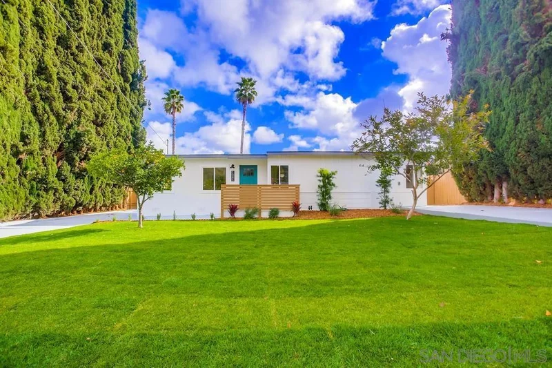 1045 W 13th Ave, Escondido, CA 92025