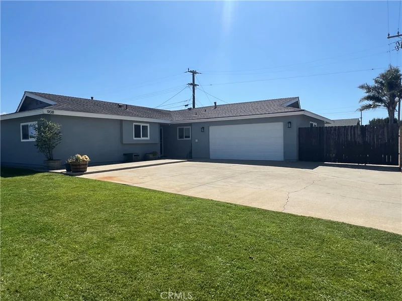 908 E Bush Avenue, Lompoc, CA 93436