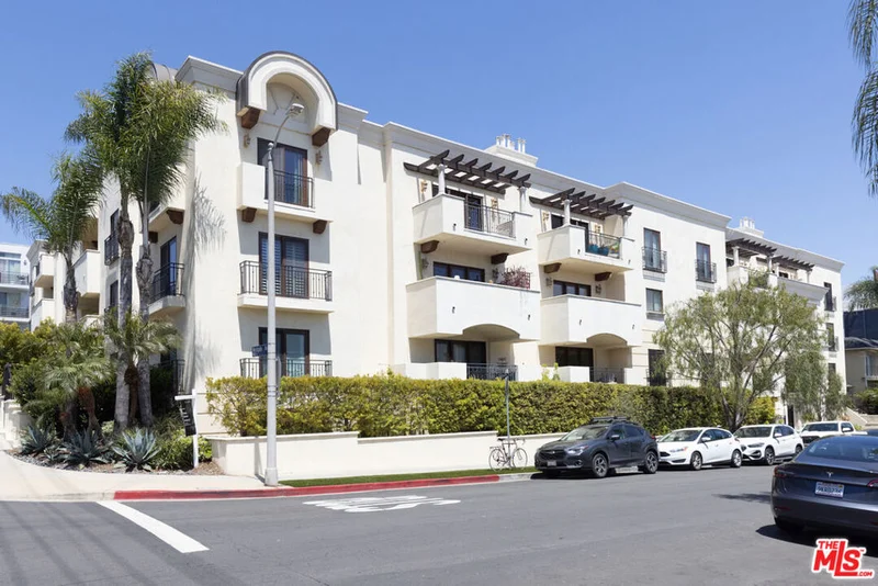 11863 Darlington Avenue 103, Los Angeles, CA 90049