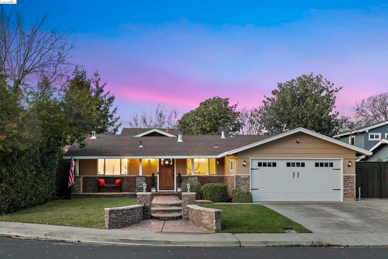 11726 Serra Ct, Dublin, CA 94568