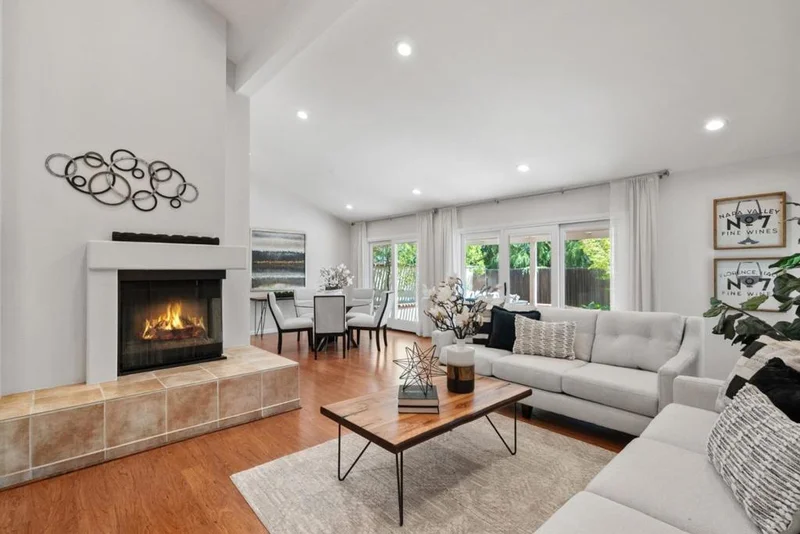 100 Calle Larga, Los Gatos, CA 95032