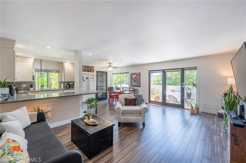 8777 Coral Springs Court 10E, Huntington Beach, CA 92646