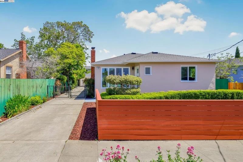 10 N Humboldt St, San Mateo, CA 94401