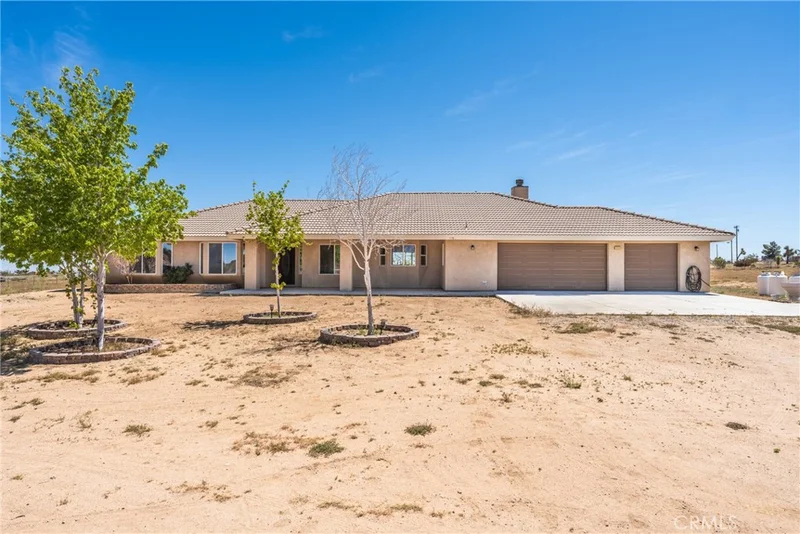 11377 Oxford Road, Phelan, CA 92371