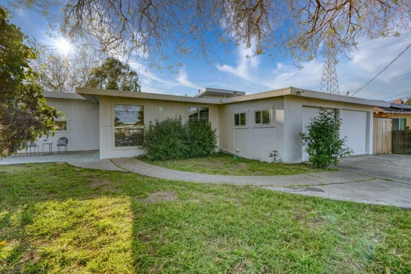 2689 Gonzaga Street, East Palo Alto, CA 94303