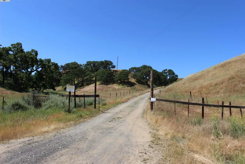 10071 Tesla Rd, Livermore, CA 94550