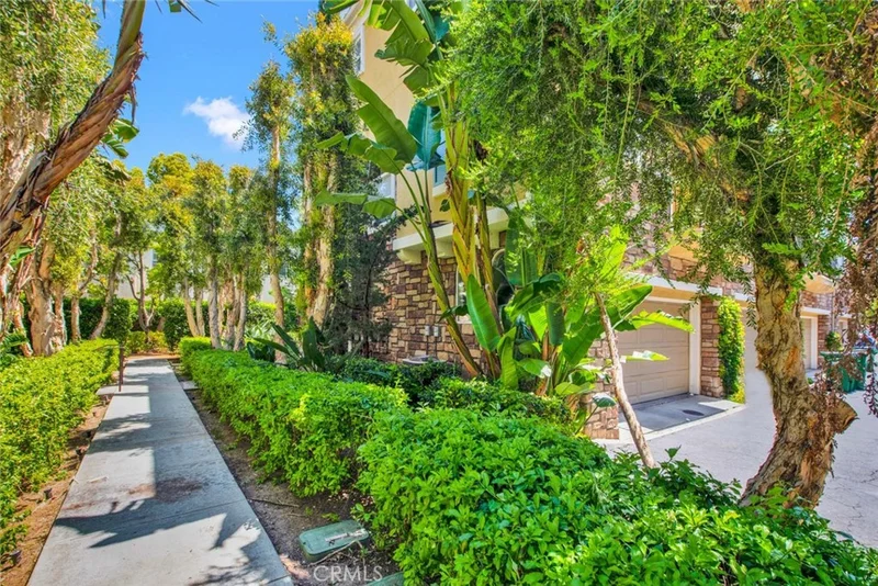 302 Terra Bella, Irvine, CA 92602
