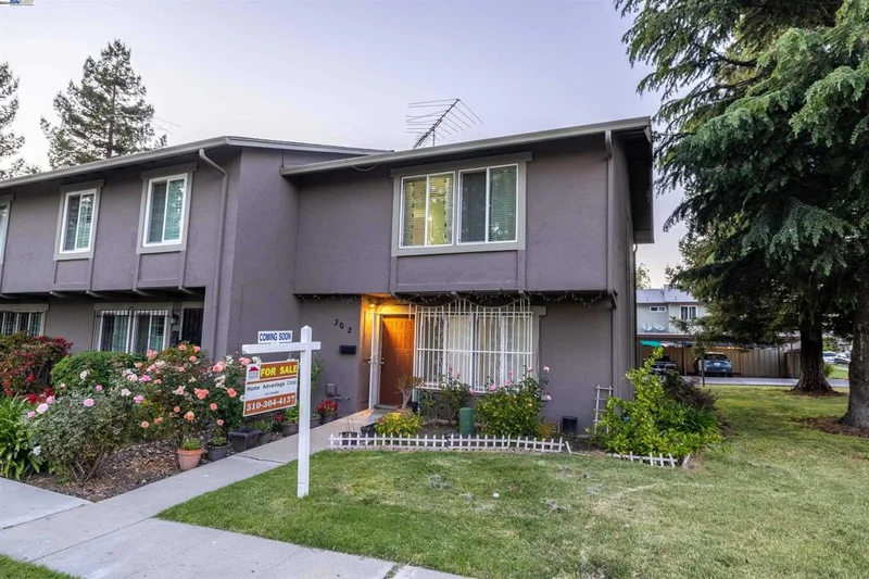 302 El Rancho Verde Dr, San Jose, CA 95116