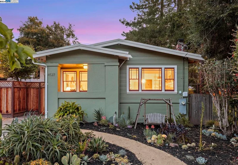 4527 Fleming Ave, Oakland, CA 94619
