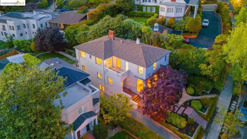 1144 Mandana Blvd., Oakland, CA 94610