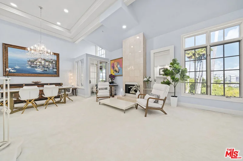 433 N Doheny Drive 307, Beverly Hills, CA 90210