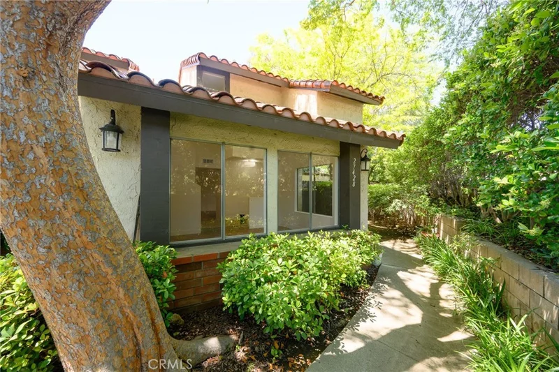 27428 Rondell Street, Agoura Hills, CA 91301