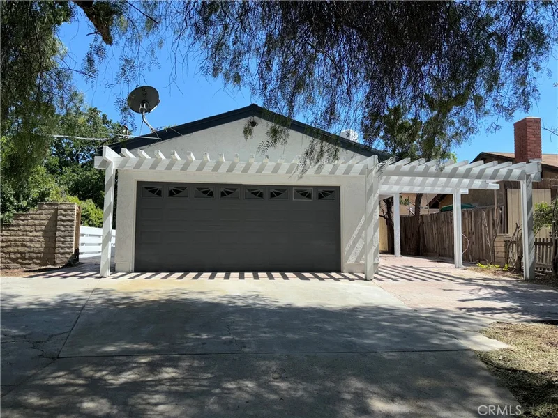 23024 Oak Street, Newhall, CA 91321
