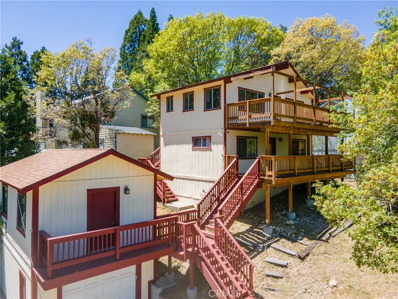 617 Arth Drive, Crestline, CA 92325