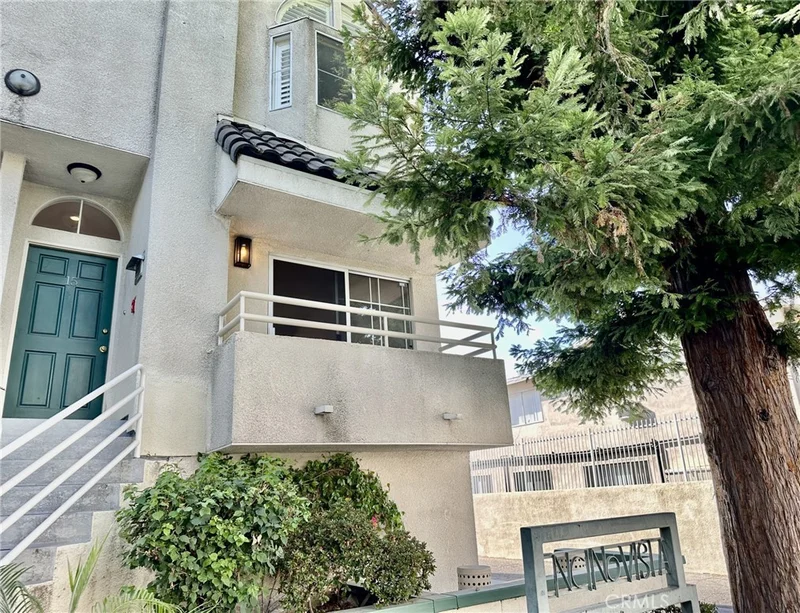 5145 Yarmouth Avenue 15, Encino, CA 91316