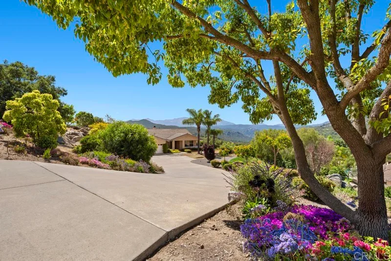2718 Bristlewood Dr., Ramona, CA 92065