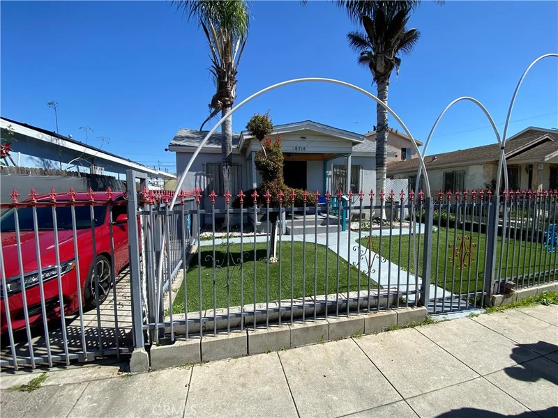 8718 Baring Cross Street, Los Angeles, CA 90044