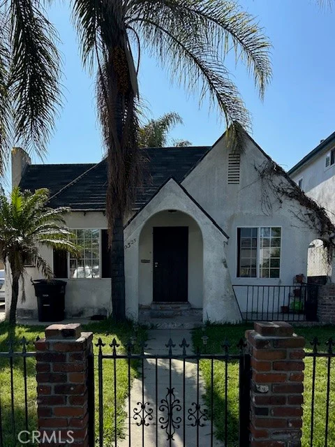 10325 Pinehurst Avenue, South Gate, CA 90280