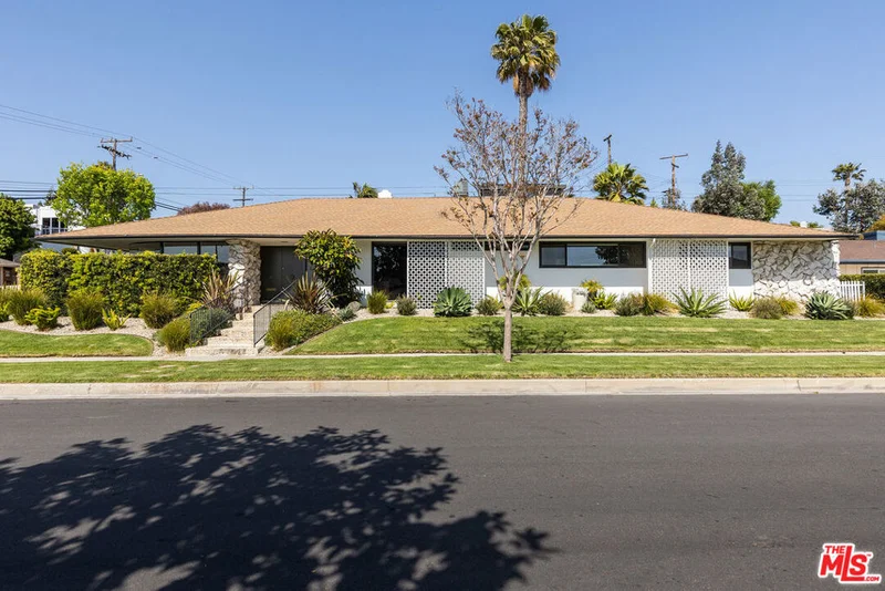 5500 Senford Avenue, Los Angeles, CA 90056