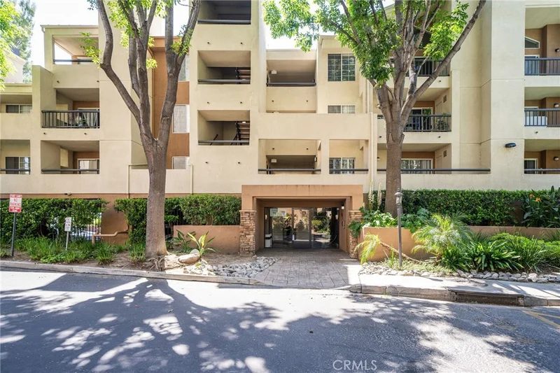 5510 Owensmouth Avenue 327, Woodland Hills, CA 91367