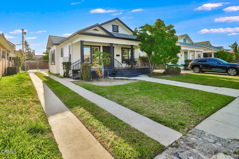 4245 S Raymond Avenue, Los Angeles, CA 90037