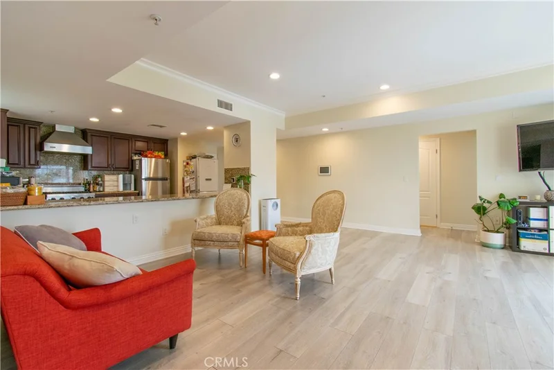 908 South Ardmore Ave 502, Los Angeles, CA 90006