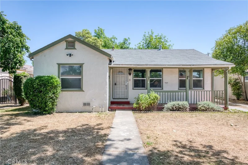 425 S K Street, Madera, CA 93637