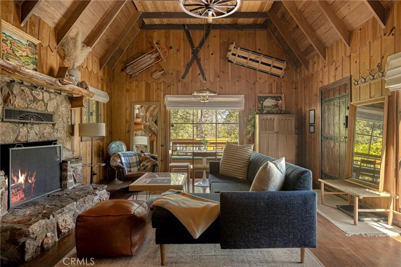 300 Hillside Road, Lake Arrowhead, CA 92352