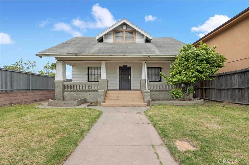 854 E 32nd Street, Los Angeles, CA 90011