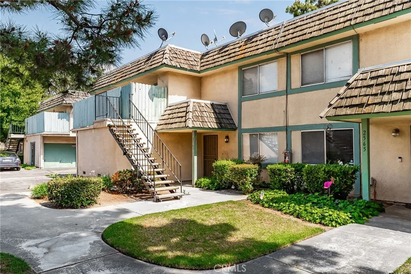 2563 Bryn Mawr Lane, Riverside, CA 92507