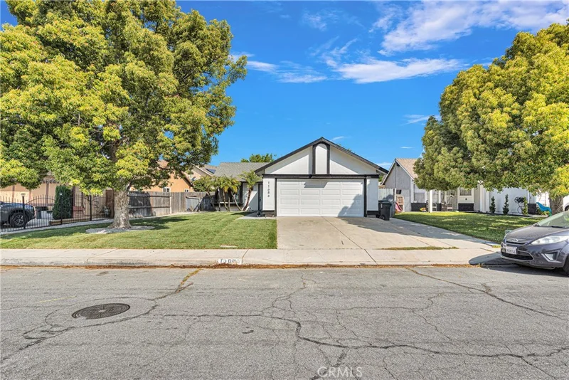 11686 Old Field Avenue, Fontana, CA 92337