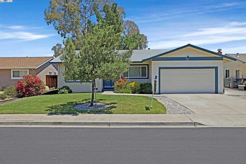 1227 Aster Ln, Livermore, CA 94551